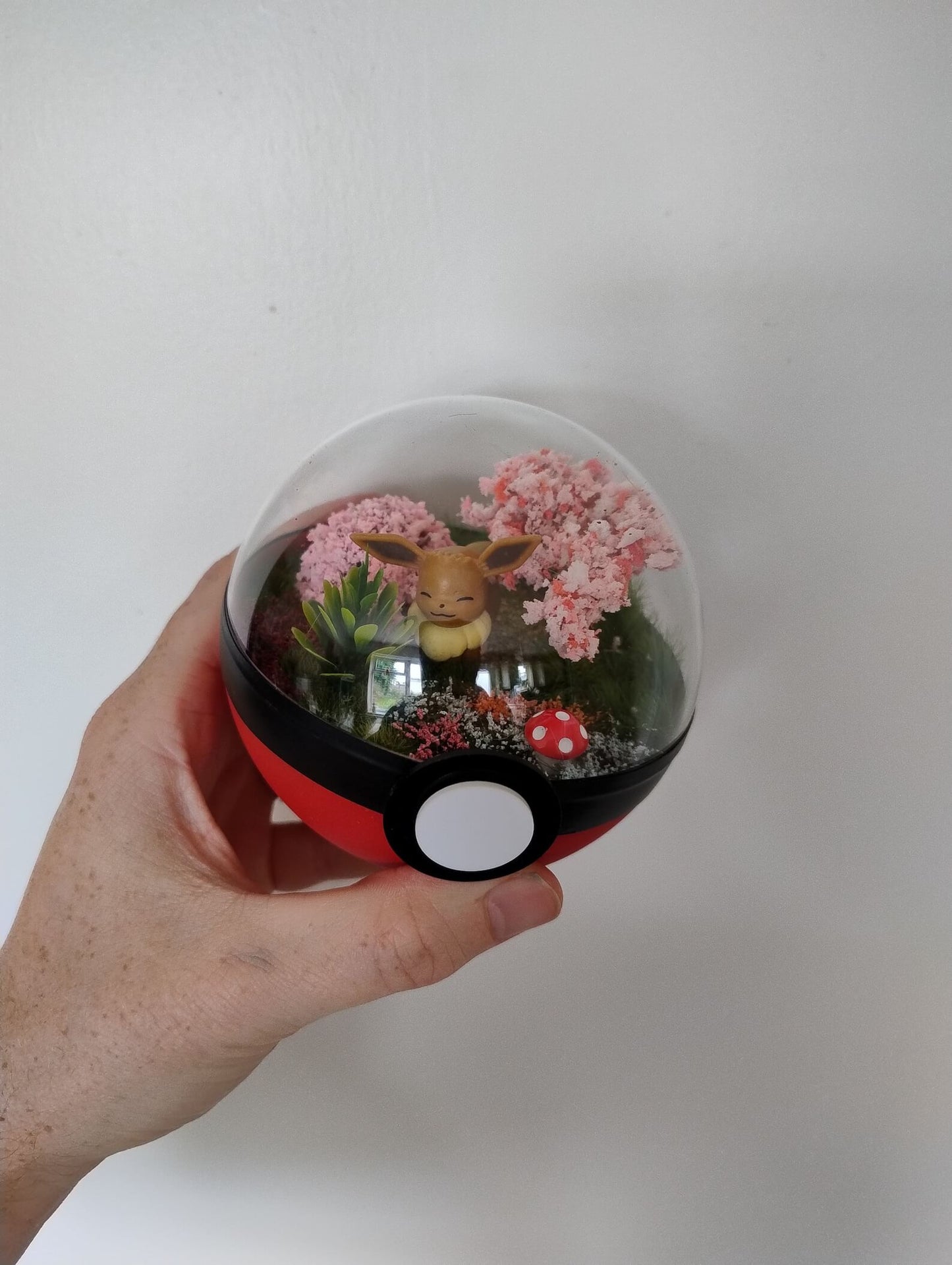 Handmade Pokémon Pokéball Terrarium – Unique Geek Gift for Collectors & Fans