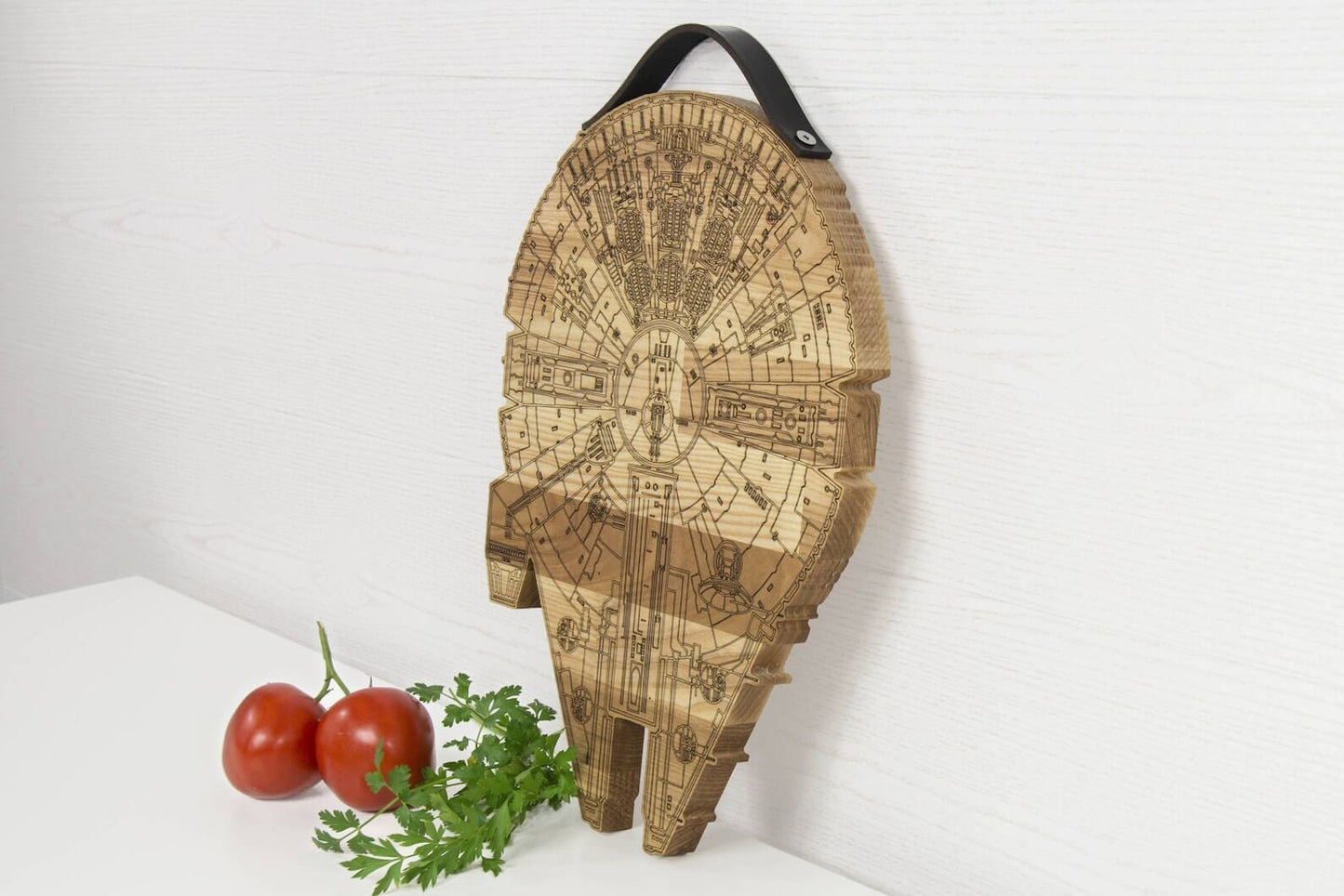 Wooden Millennium Falcon Cutting Board – Perfect Gift for Star Wars Fans, Geeky Kitchen Décor, Unique Handmade Serving Tray