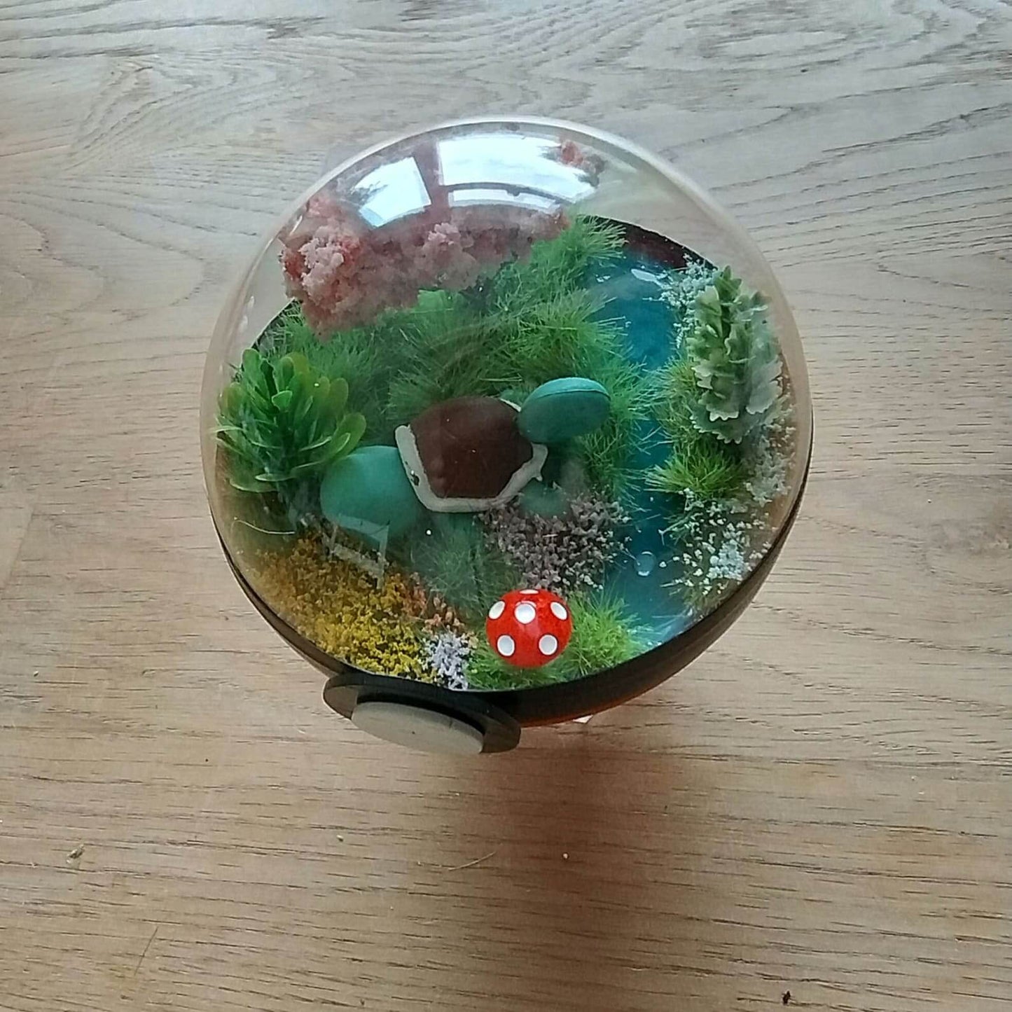 Handmade Pokémon Pokéball Terrarium – Unique Geek Gift for Collectors & Fans