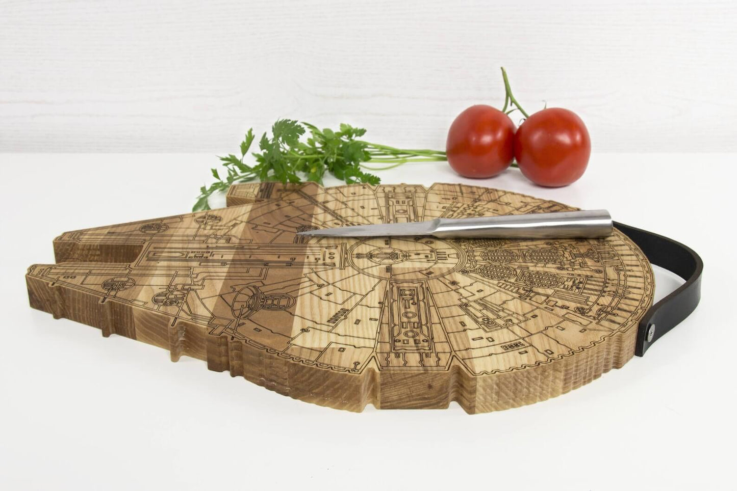 Wooden Millennium Falcon Cutting Board – Perfect Gift for Star Wars Fans, Geeky Kitchen Décor, Unique Handmade Serving Tray