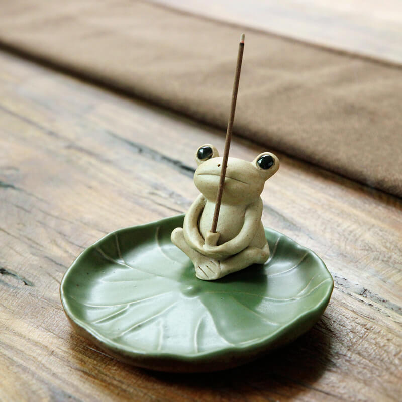 ceramic frog  frog pottery  frog incense stick holder  ceramic frog website  ceramic frog figurine 